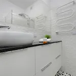 Center Turquoise By Renters アパート